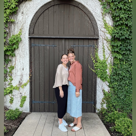 Meet your Posher, Trinity - Picture 4 of 7